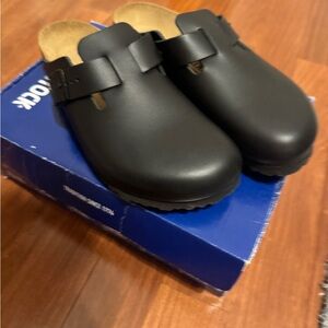 Brand new Smooth Black Leather Birkenstock Boston